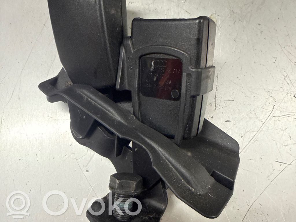 Audi A4 S4 B8 8K Middle seatbelt buckle (rear) 