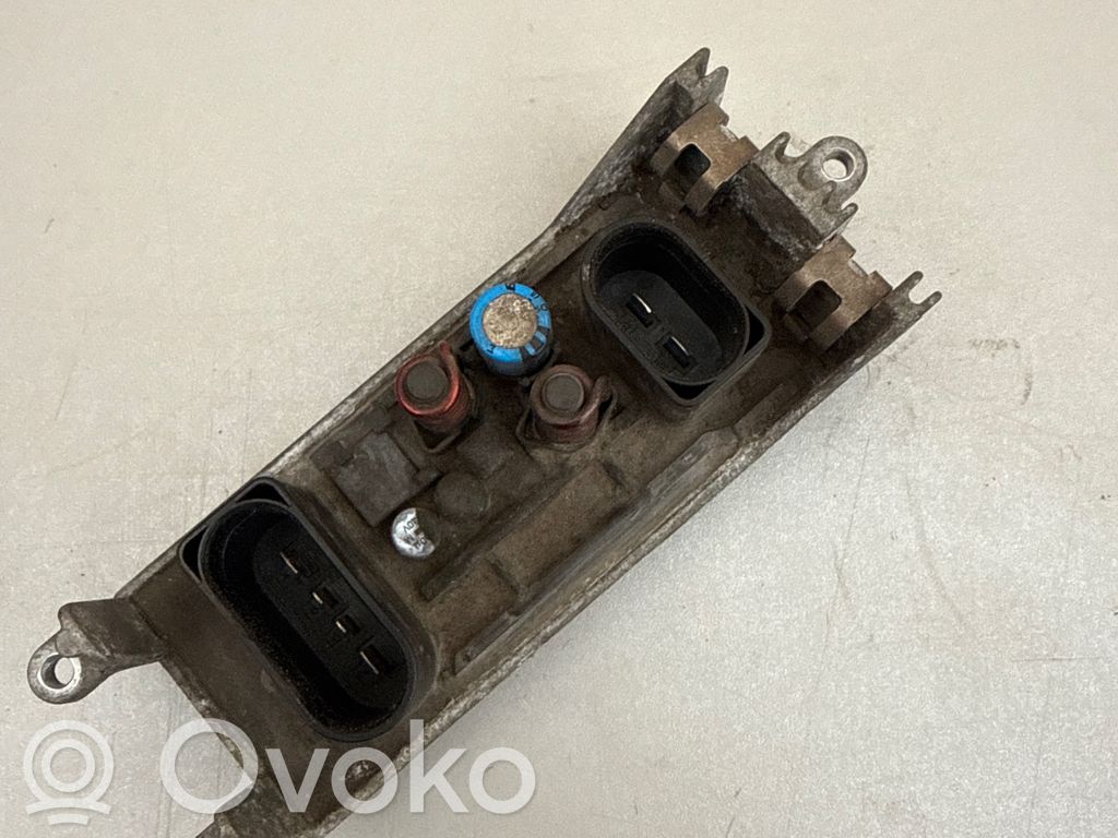 Audi A8 S8 D3 4E Lämpöpuhaltimen moottorin vastus 