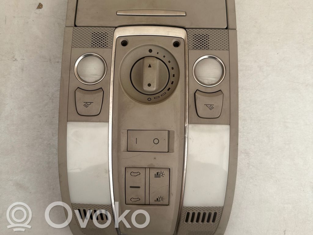 Światło fotela przedniego   4L0947135P,18550134,19012007A