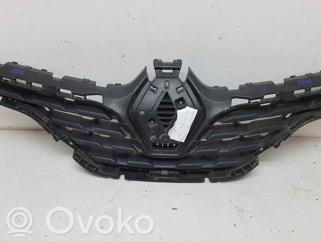 Renault Captur Front bumper upper radiator grill 