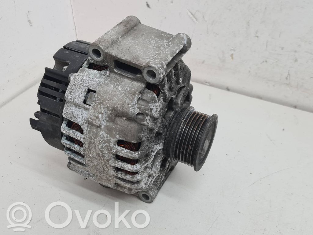 Volkswagen PASSAT CC Generatore/alternatore 