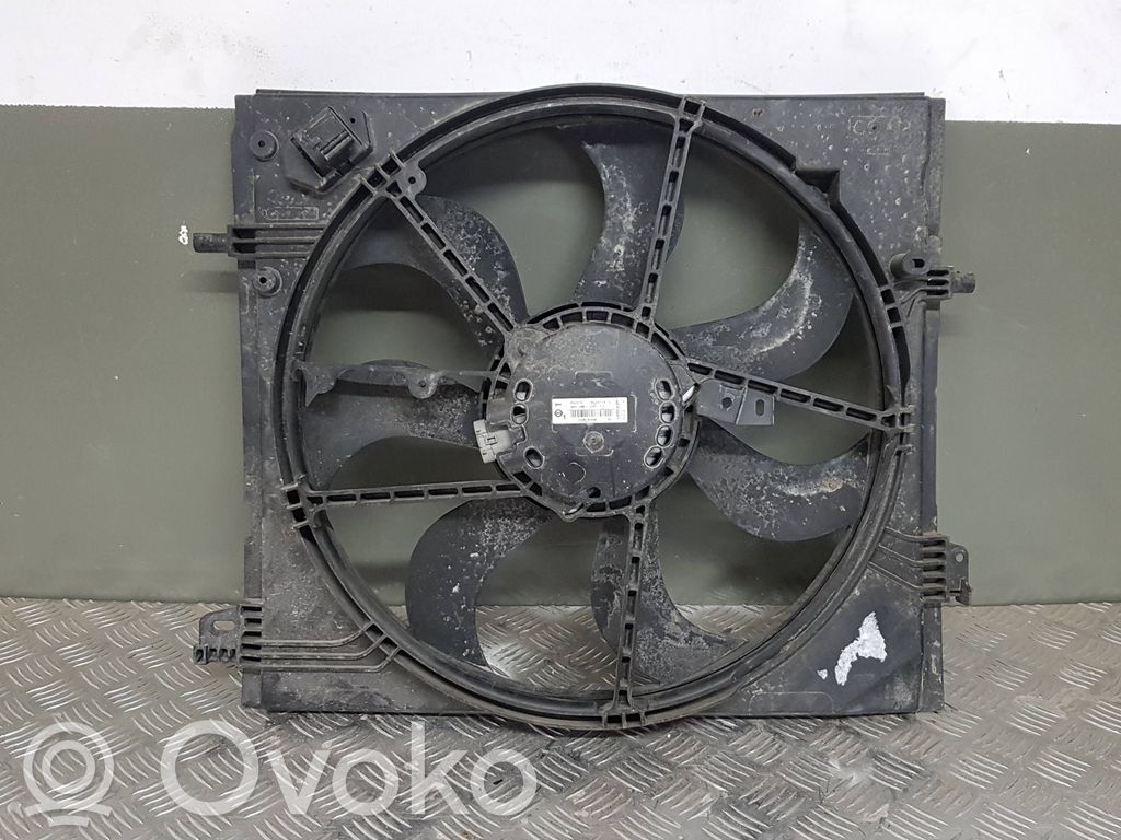 Nissan Qashqai Elektrinis radiatorių ventiliatorius 