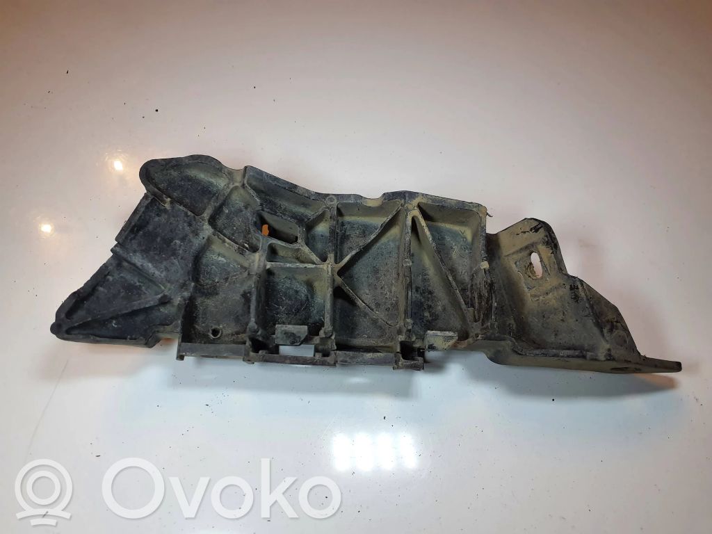 Seat Leon (1P) Front bumper mounting bracket 