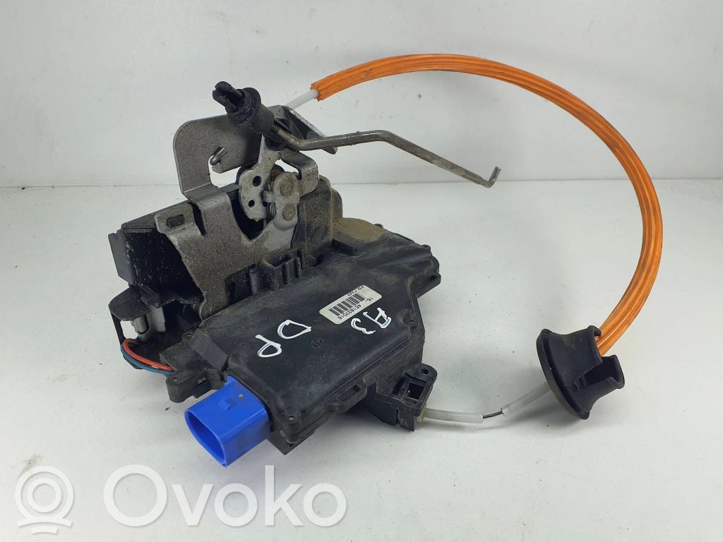 Audi A3 S3 8P Priekinė durų spyna 