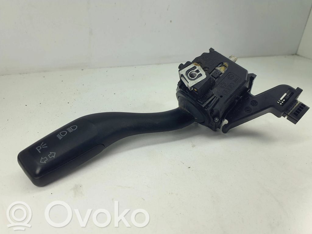 Audi A3 S3 A3 Sportback 8P Palanca de intermitentes 