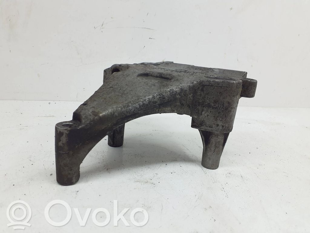 Audi A3 S3 A3 Sportback 8P Engine mounting bracket 