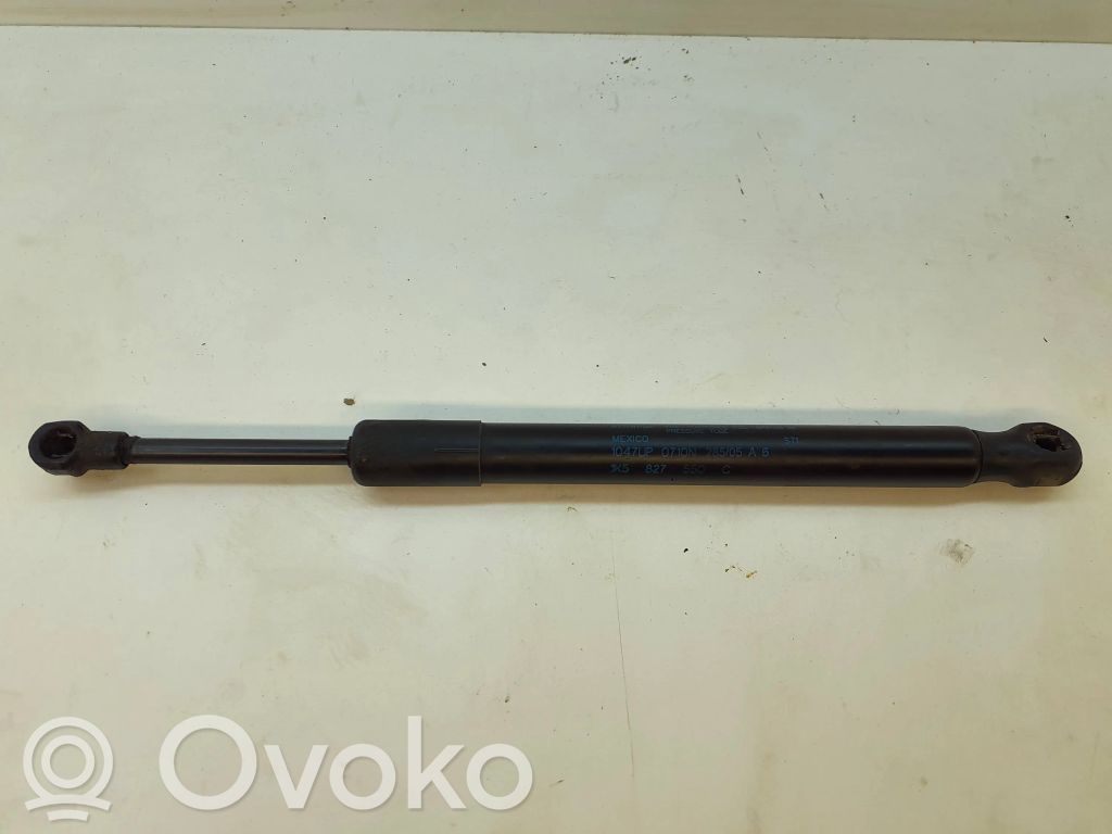Amortyzator klapy tylnej bagażnika   1K5827550C,1047UP0710N