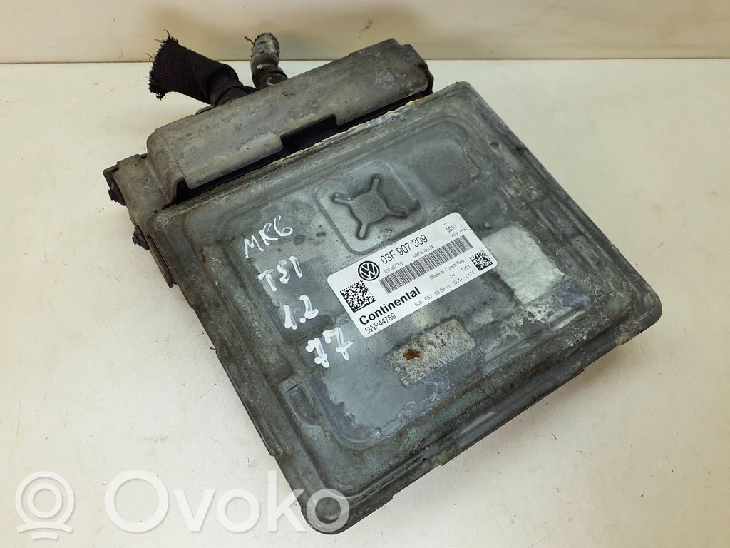 Volkswagen Golf VI Engine control unit/module 