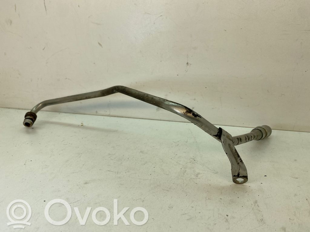 Volkswagen Touran I Engine coolant pipe/hose 