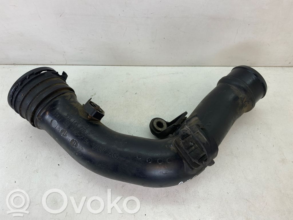 Volkswagen PASSAT B6 Wąż / Rura intercoolera 