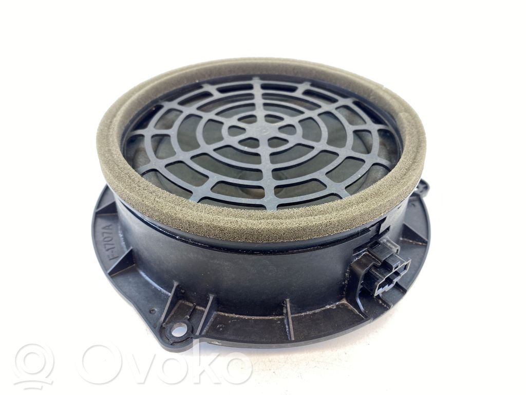 Audi A6 S6 C7 4G Garsiakalbis (-iai) galinėse duryse 