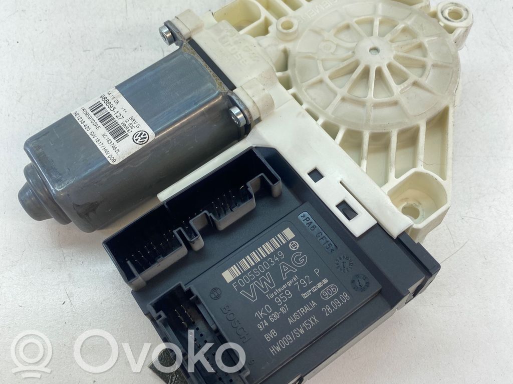 Volkswagen PASSAT B6 Silnik regulatora szyby drzwi przednich 