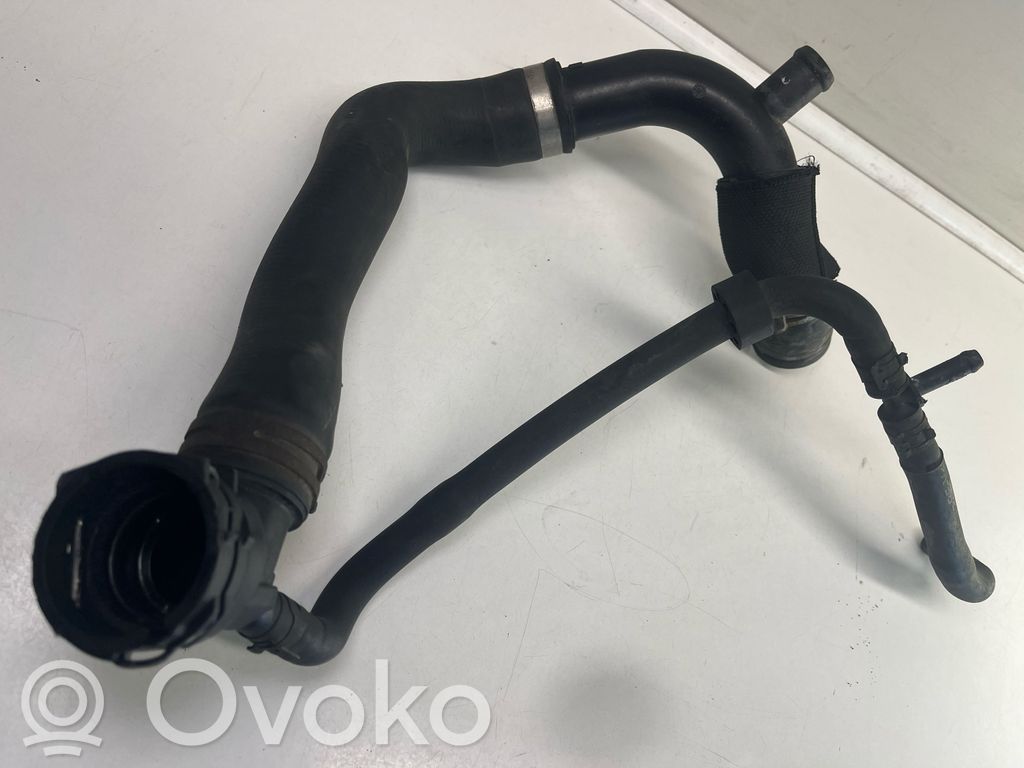 Volkswagen PASSAT B6 Tubo flessibile del liquido di raffreddamento del motore 