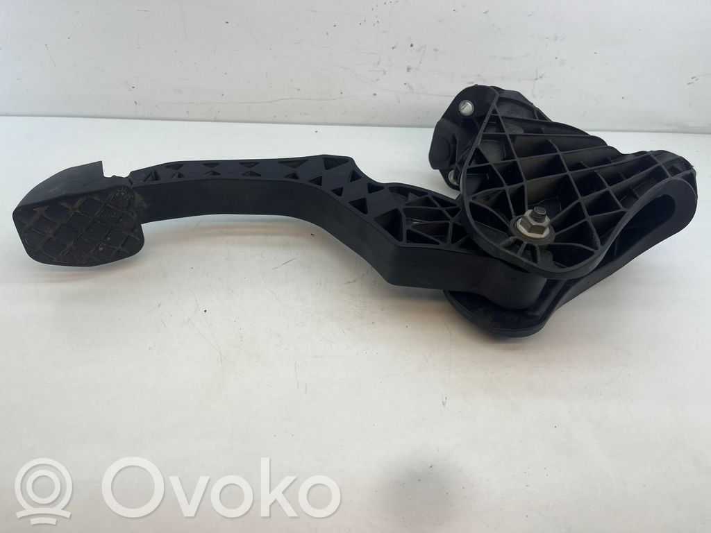 Volkswagen PASSAT B6 Pedał sprzęgła 