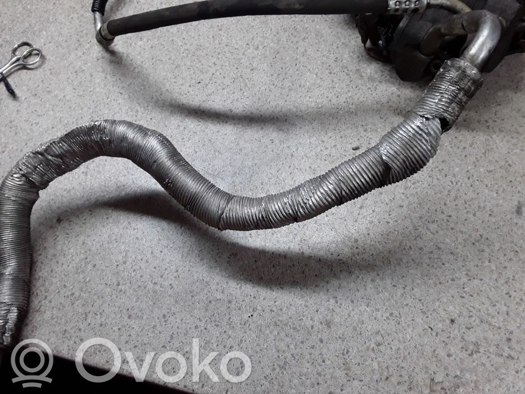 BMW X5 E70 Ilmastointilaitteen putki (A/C) 