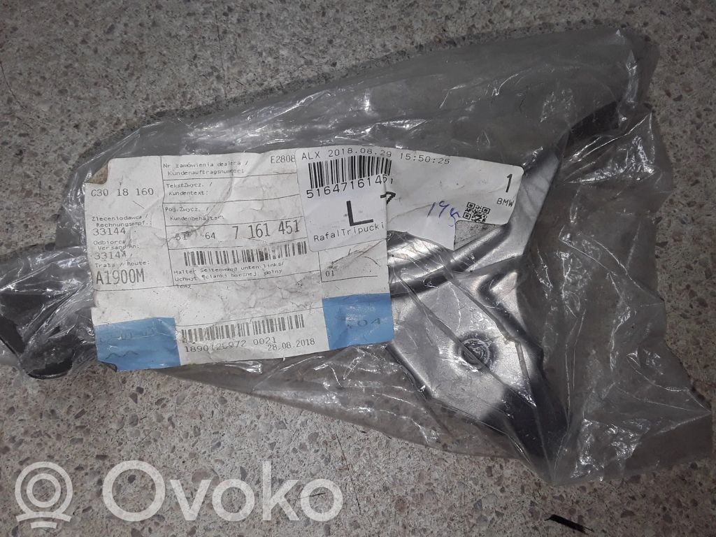 BMW 5 E60 E61 Spārna stiprinājums 