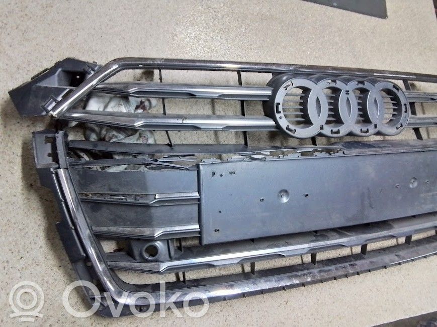 Audi A5 Maskownica / Grill / Atrapa górna chłodnicy 