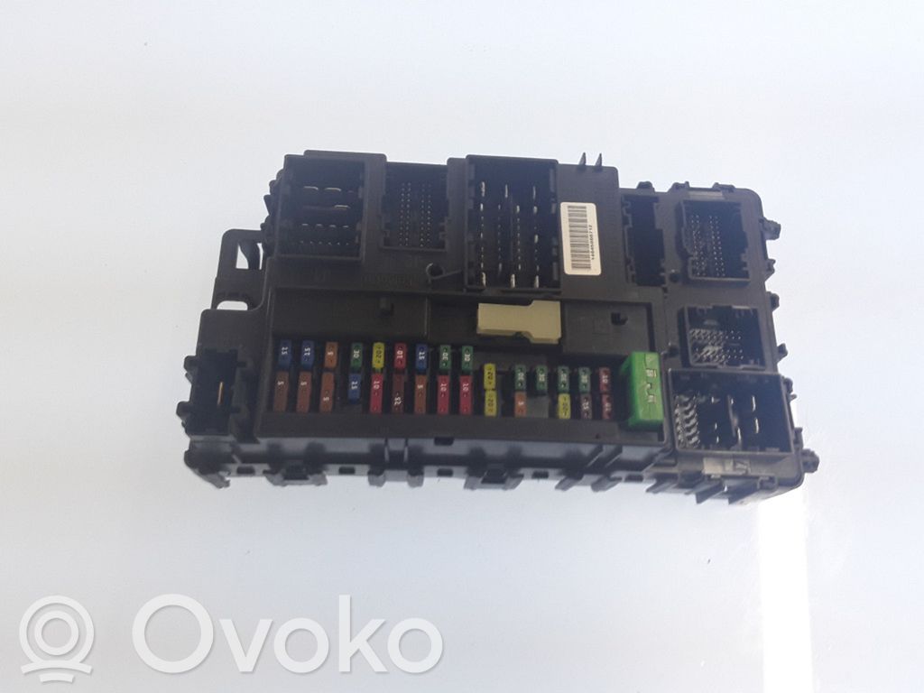 Ford Fusion II Pokrywa skrzynki bezpieczników 