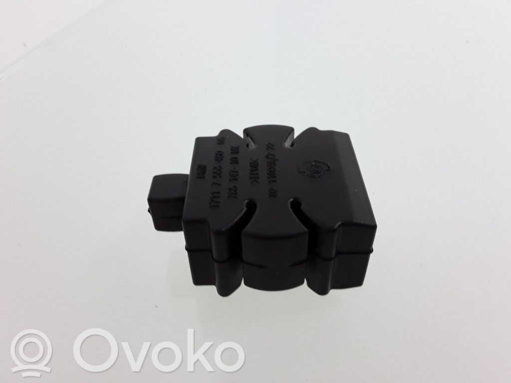 BMW X5 F15 Radiator mount bracket 