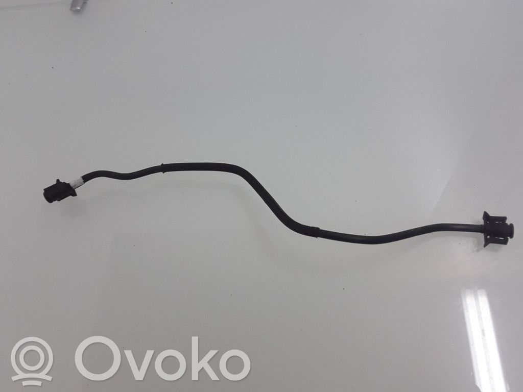 Engine coolant pipe/hose