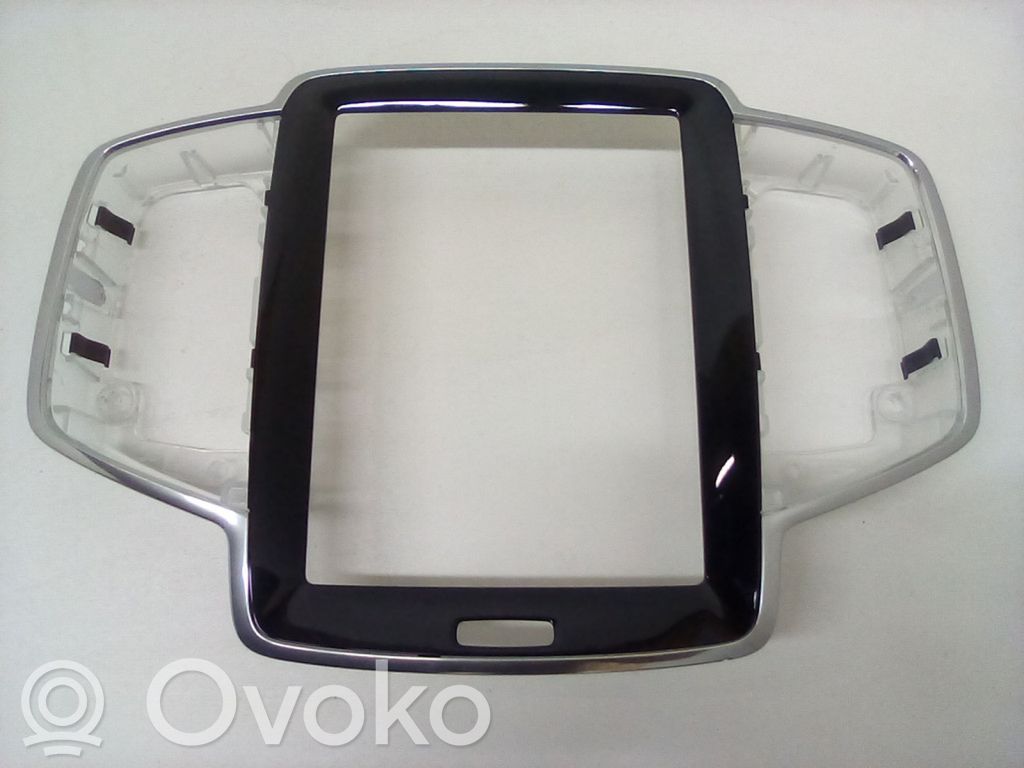 Volvo XC90 Radio/GPS head unit trim 