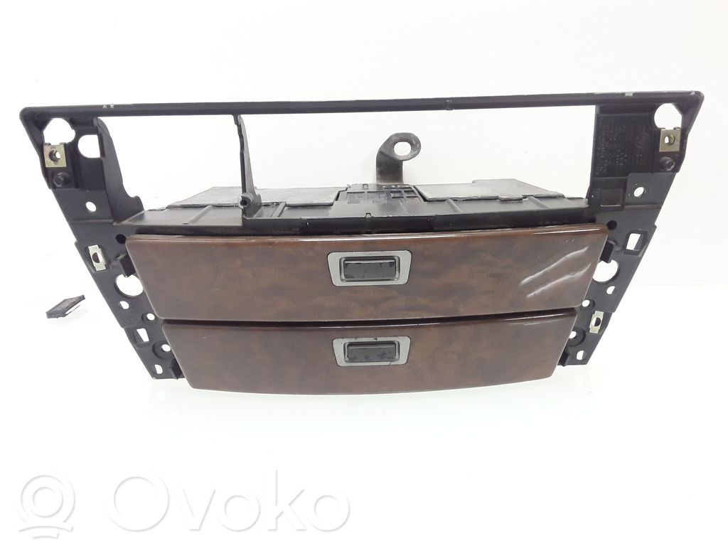 Dashboard storage box/compartment   7032886