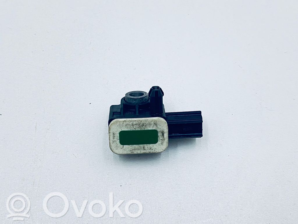 Sensor impacto/accidente para activar Airbag   8V414B006AA