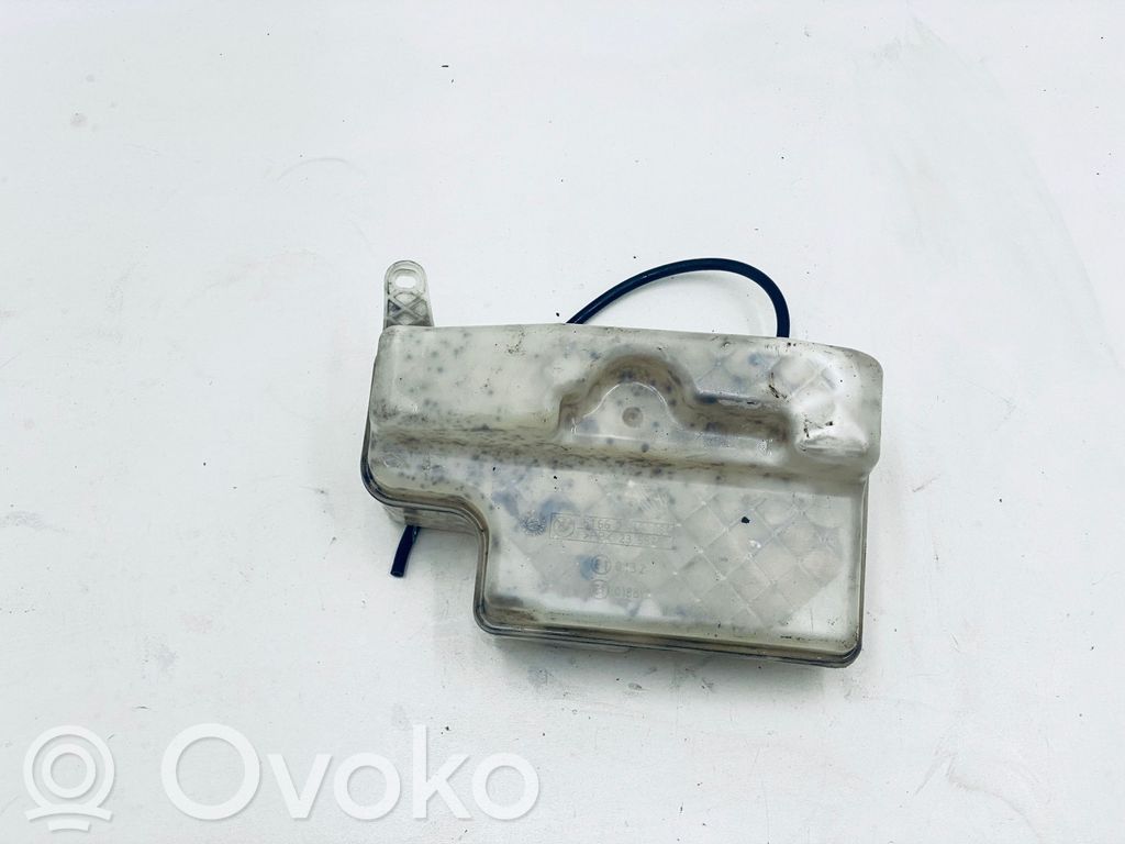 BMW 7 E65 E66 Logu šķidruma tvertne 