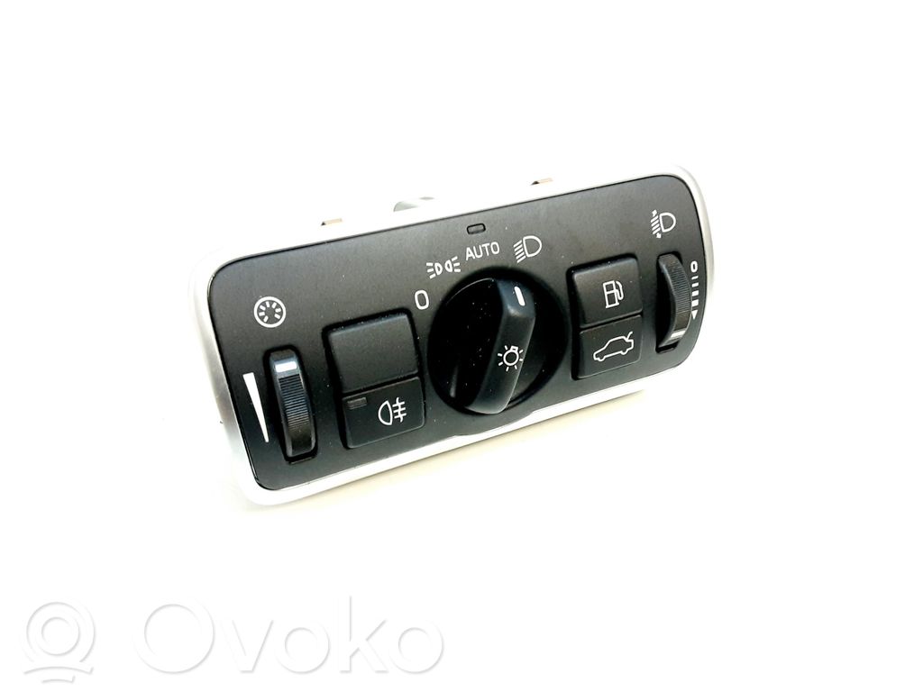 Light switch   30739456