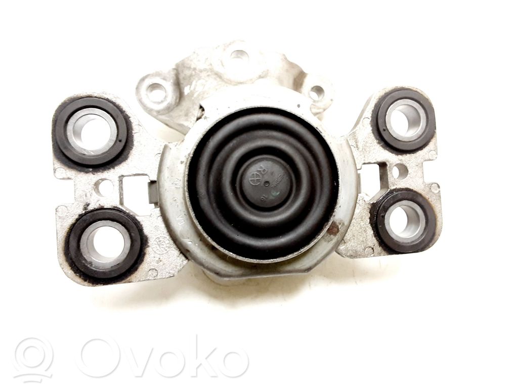 Engine mount bracket   31401307