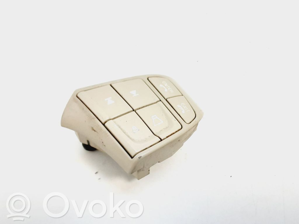 Volvo S80 Steering wheel buttons/switches 