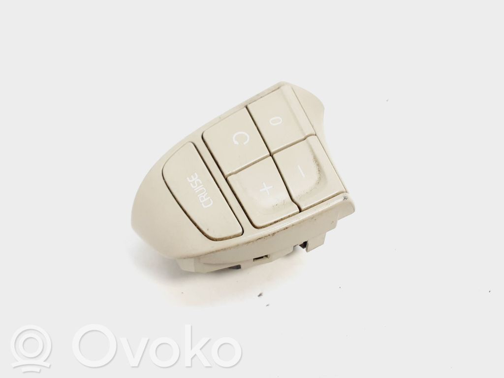 Volvo S80 Steering wheel buttons/switches 