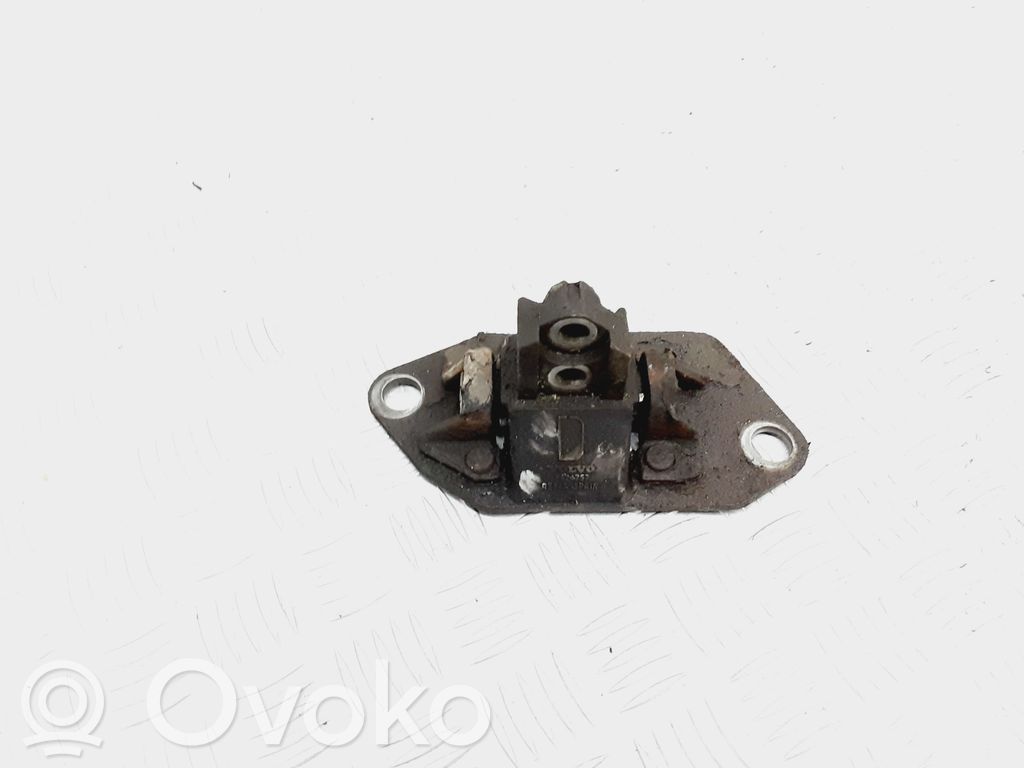 Engine mount bracket   8624757