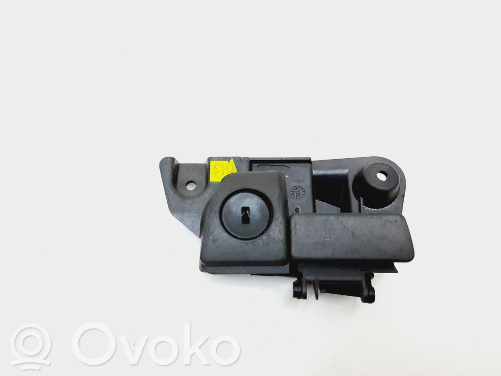 Volvo V70 Hansikaslokeron lukko 