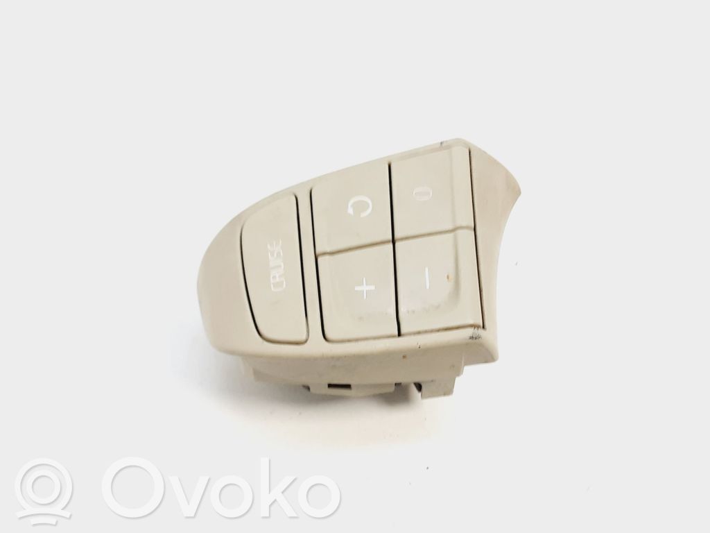 Volvo V70 Steering wheel buttons/switches 