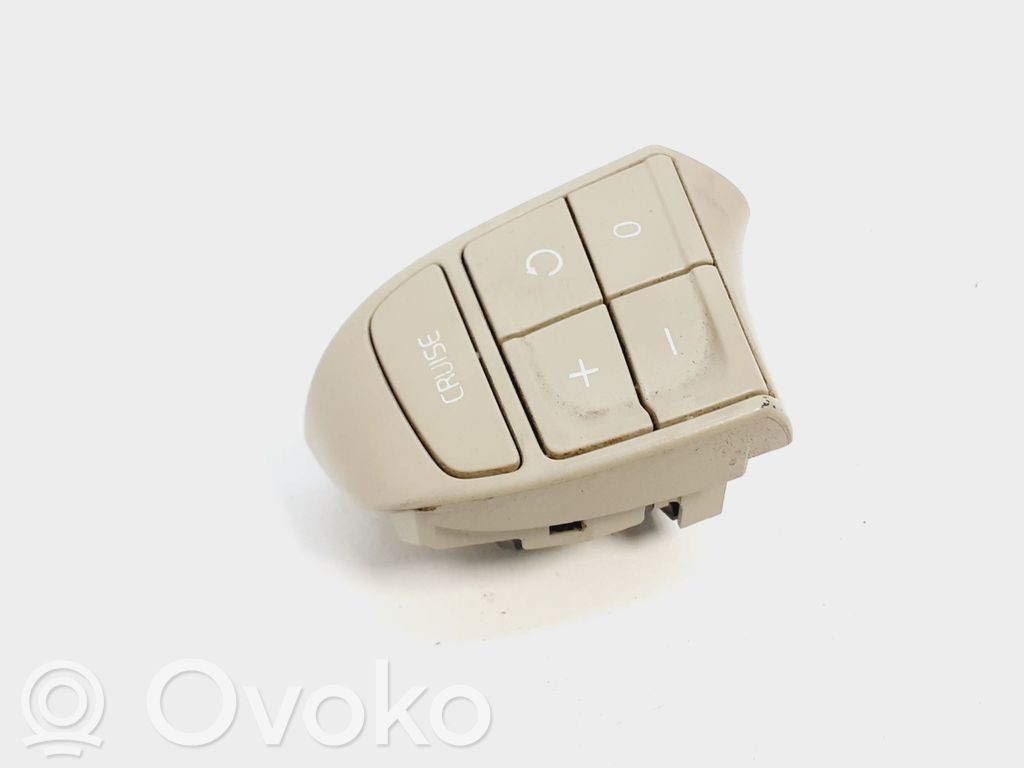 Volvo XC60 Steering wheel buttons/switches 