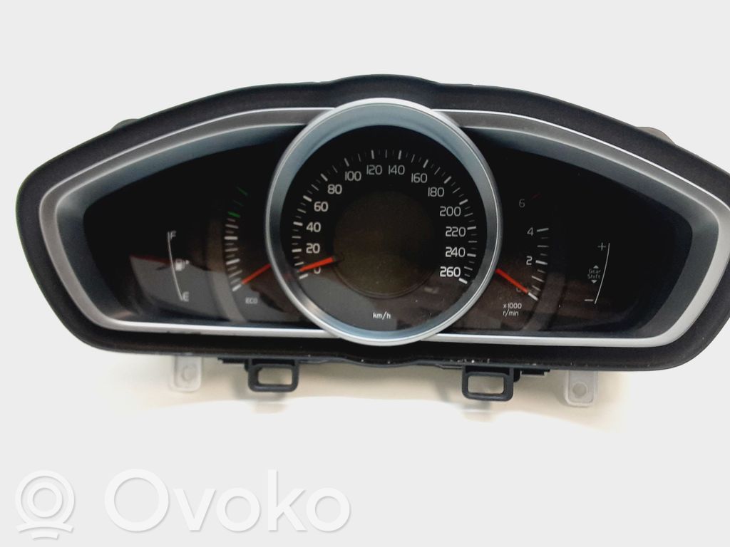 Volvo V40 Speedometer (instrument cluster) 