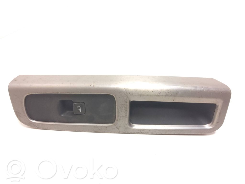Volvo V50 Front door window switch trim 
