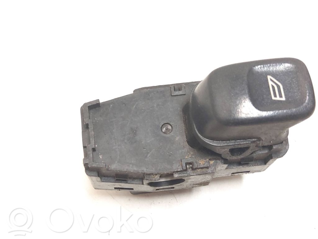Electric window control switch   8685288