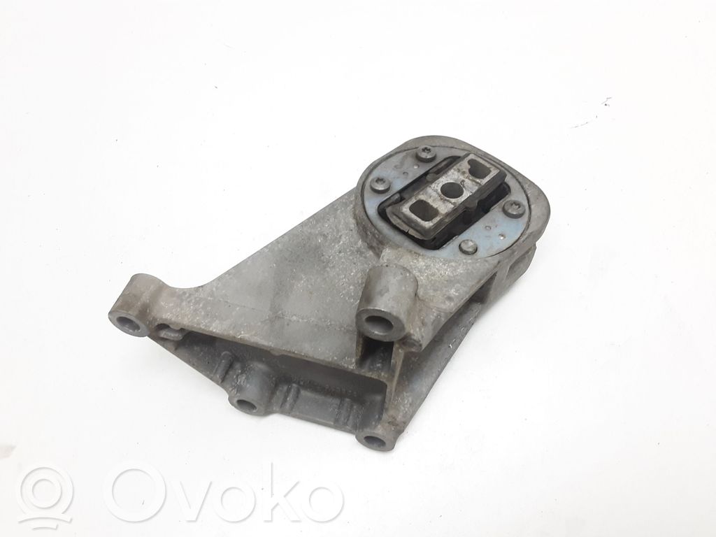 Volvo XC90 Engine mount bracket 