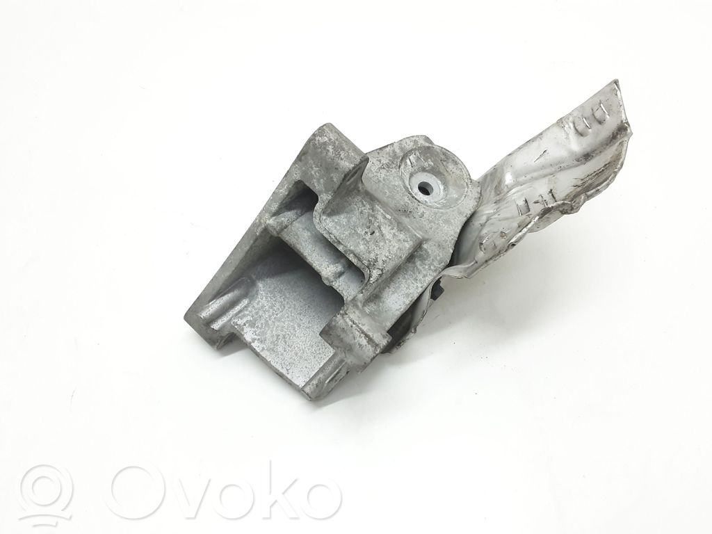 Engine mounting bracket   30680588