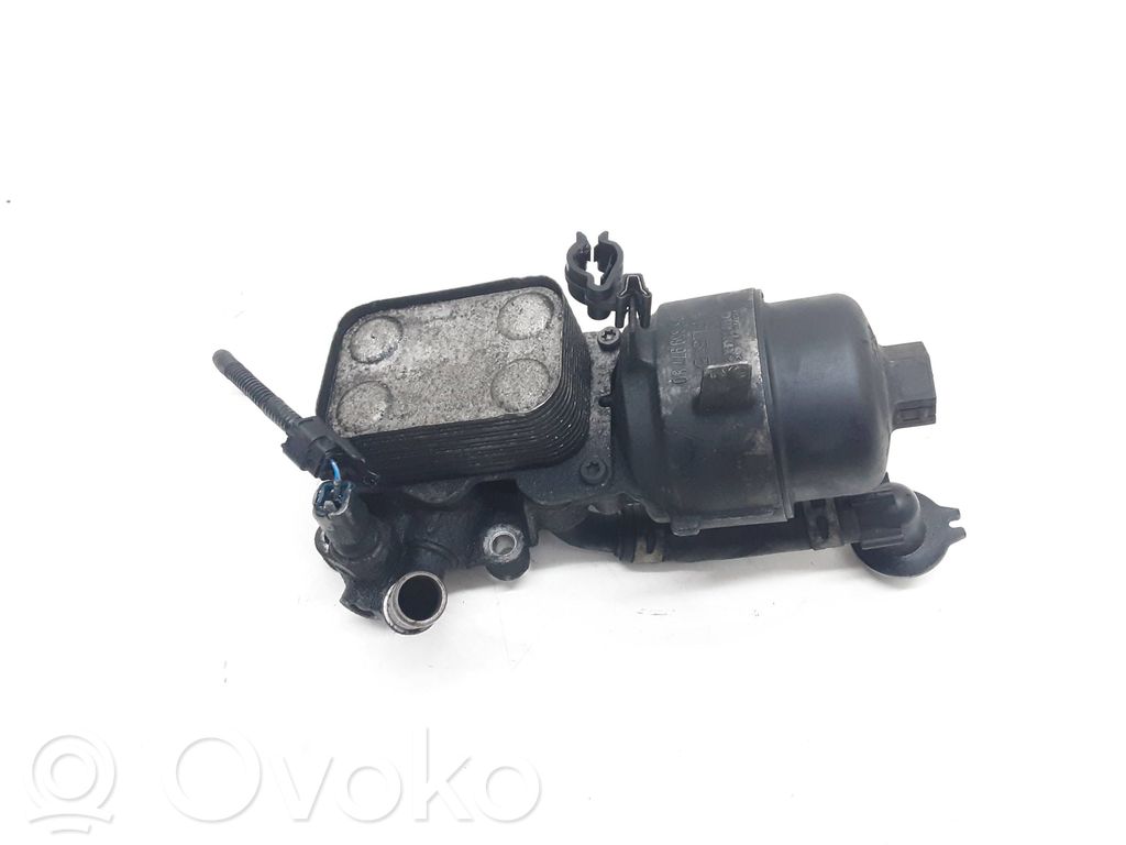 Volvo S40 Oil filter mounting bracket 