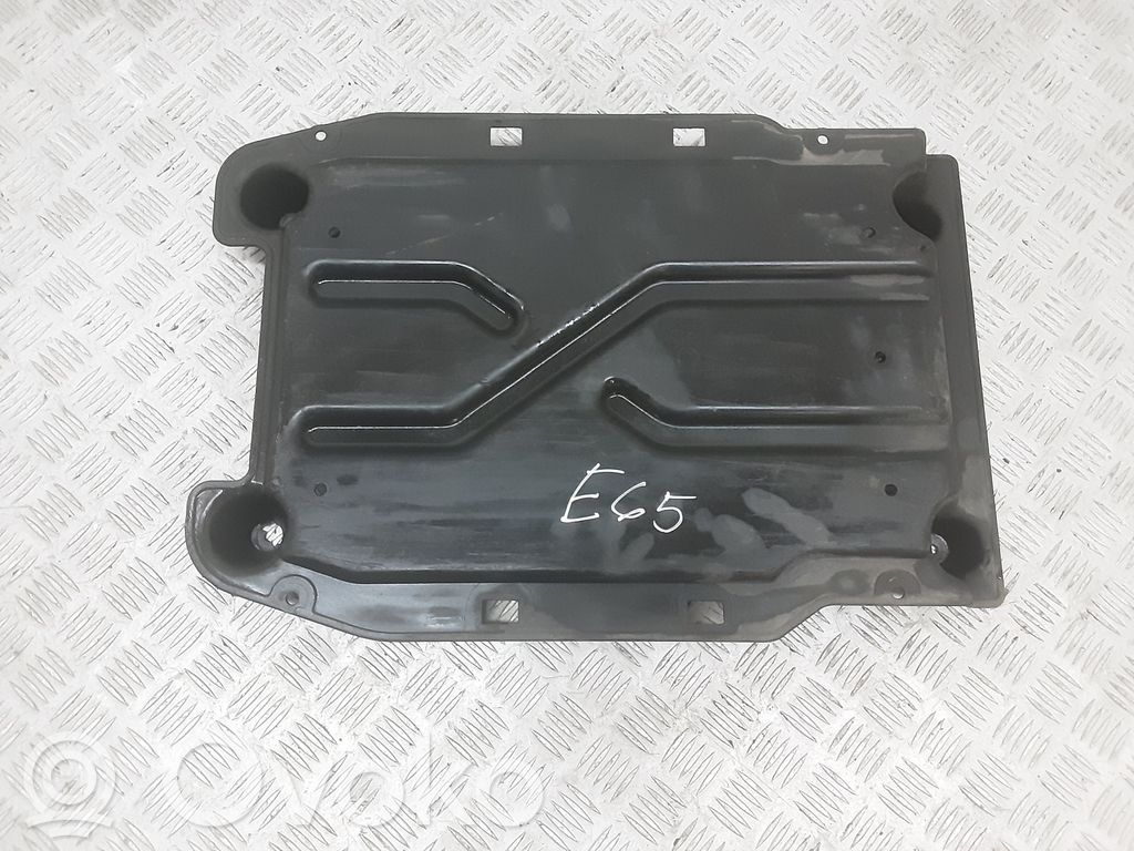 BMW 7 E65 E66 Dzinēja apakšas aizsargs (priekšdaļā) 