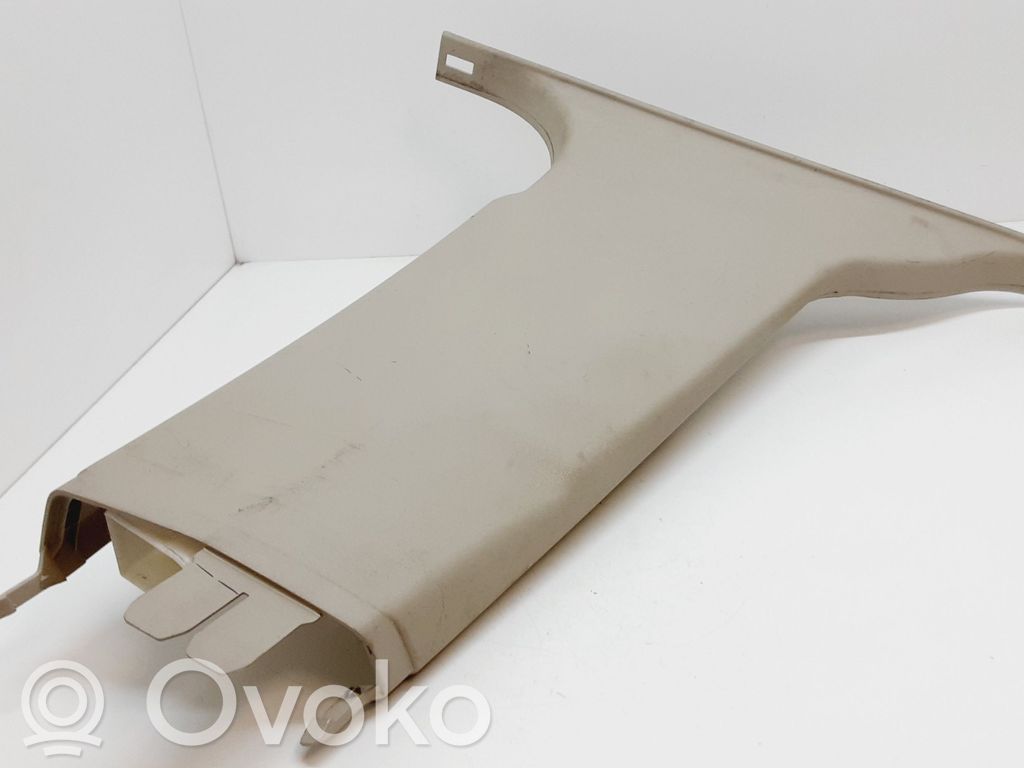 Volvo XC60 Pilar (B) (inferior) 