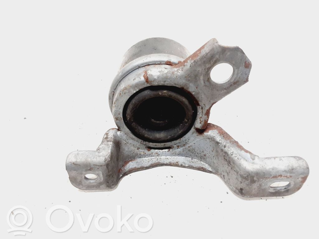 Volvo S60 Engine mount bracket 