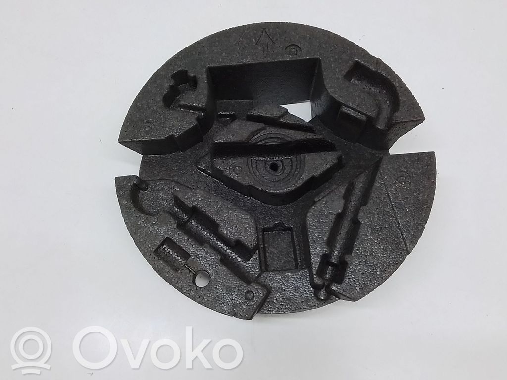 Volvo V70 Spare wheel section trim 
