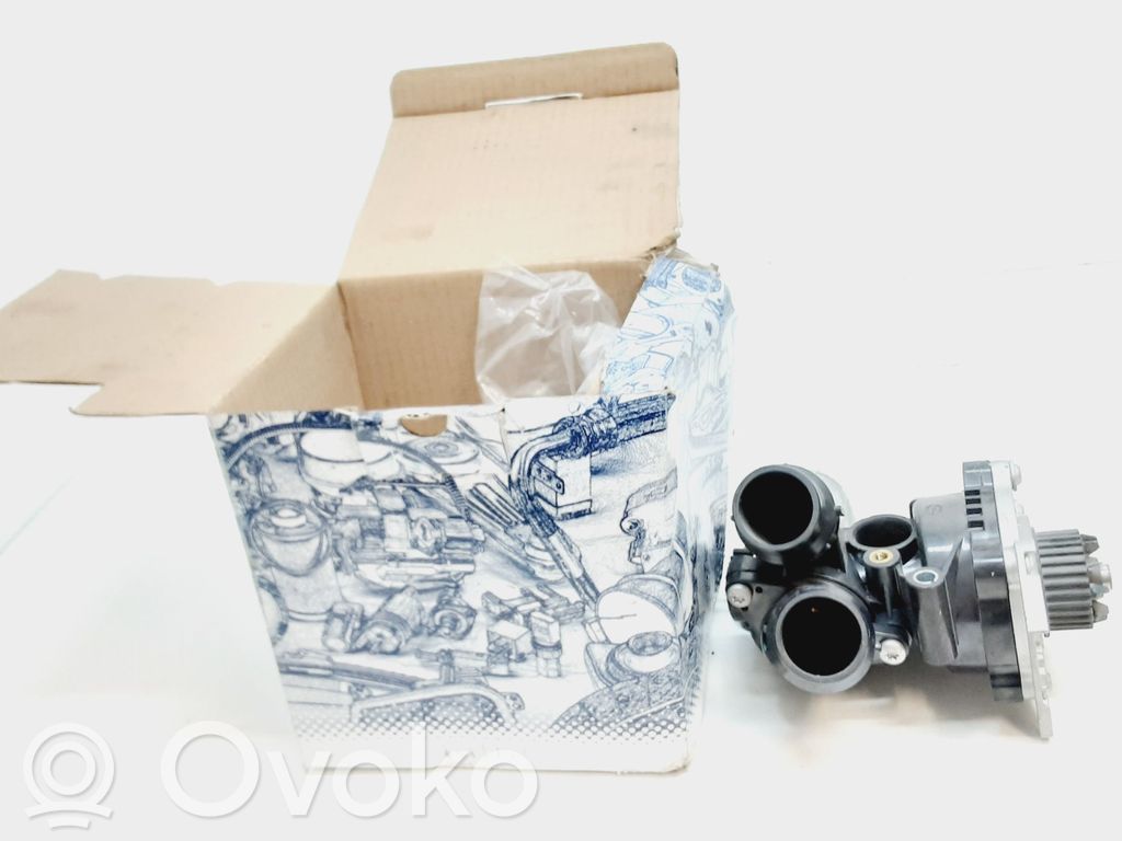 Volkswagen PASSAT B8 Pompe de circulation d'eau 