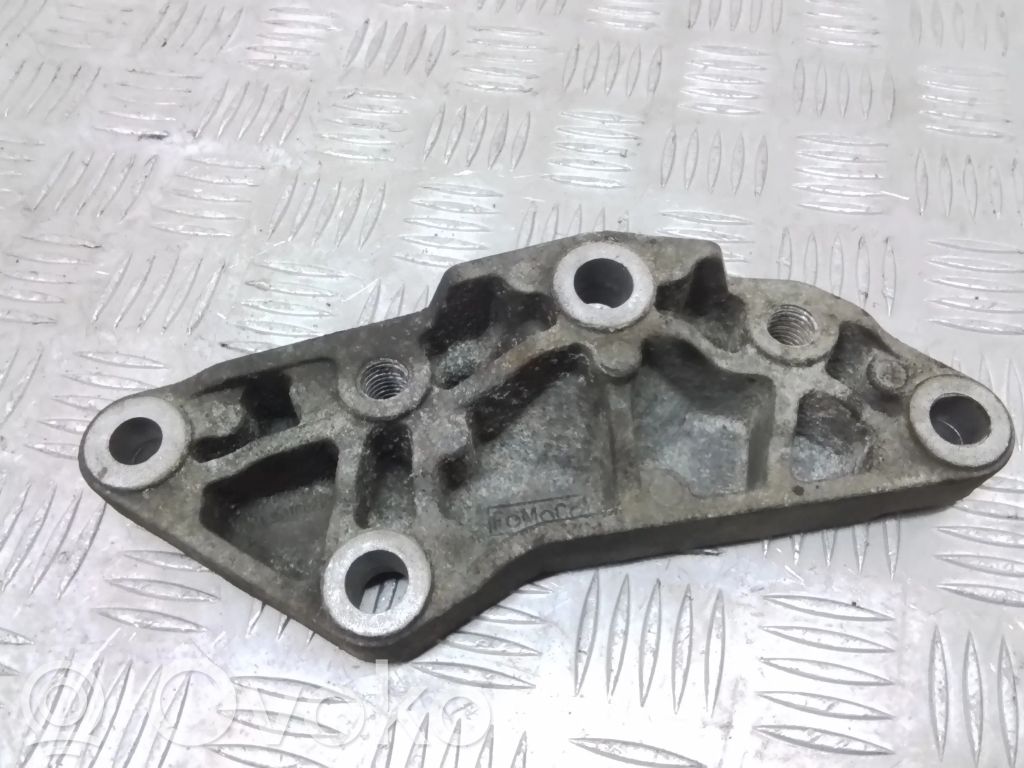 Volvo XC60 Gearbox mounting bracket 
