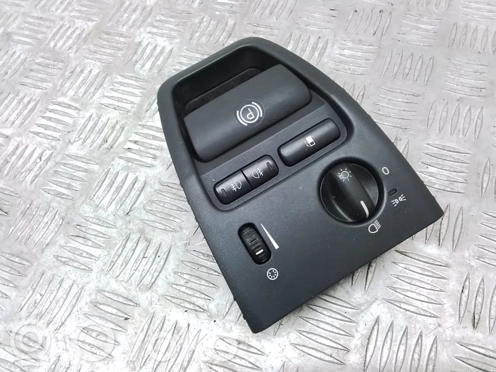 Light switch   30739318