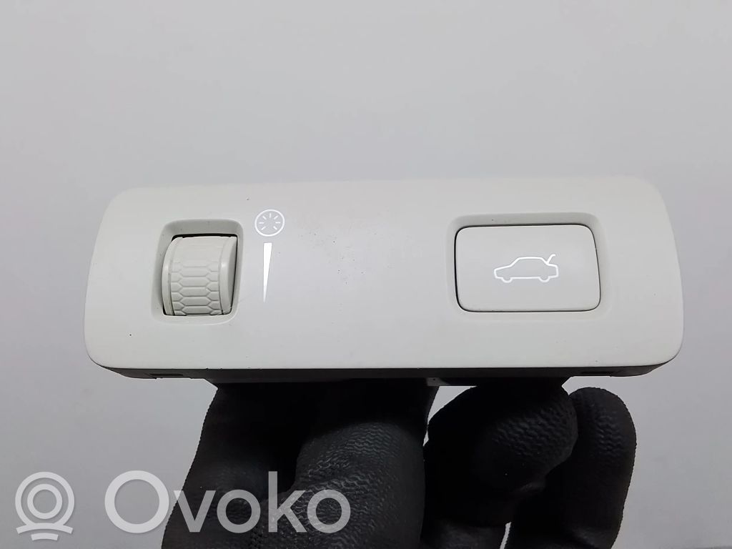 Volvo S90, V90 Tailgate opening switch 